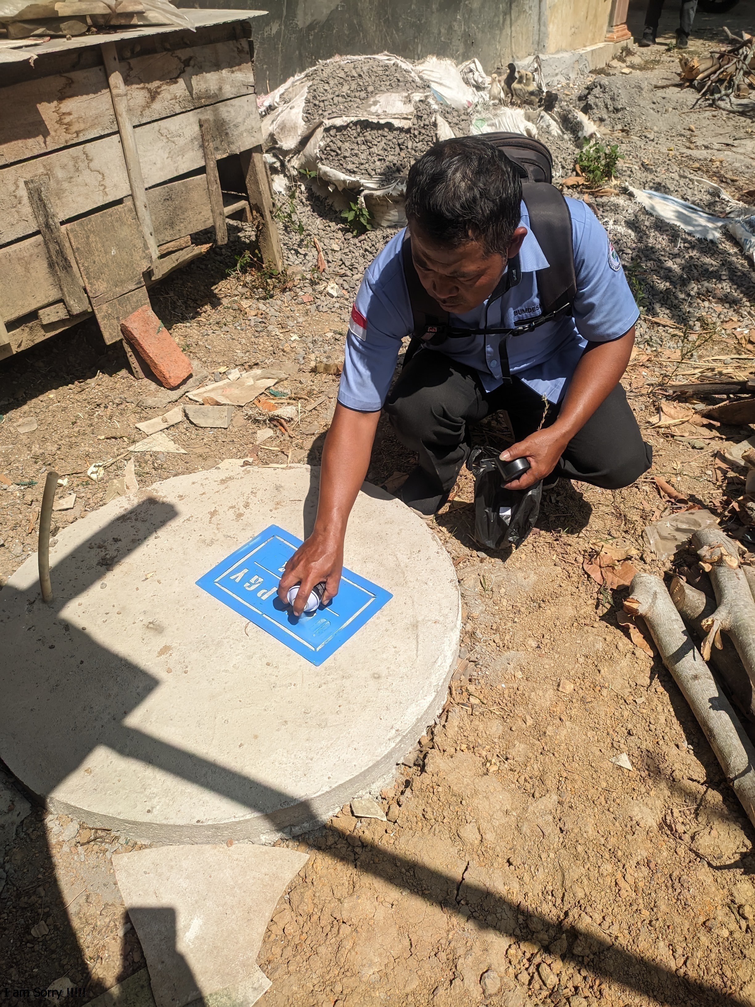 Penyaluran program bansos jamban sehat bagi warga desa